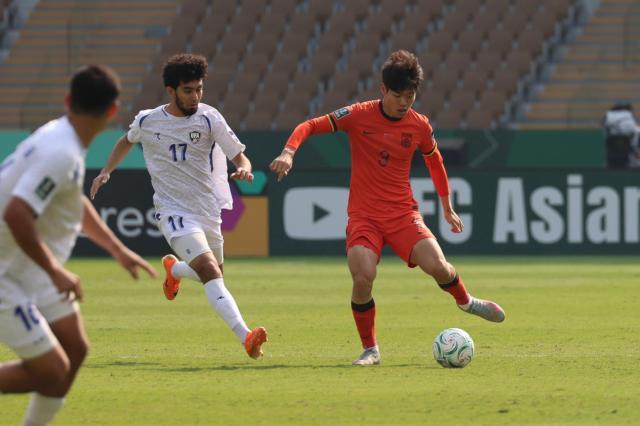 1770625477929014013.jpg 贺一然.jpg